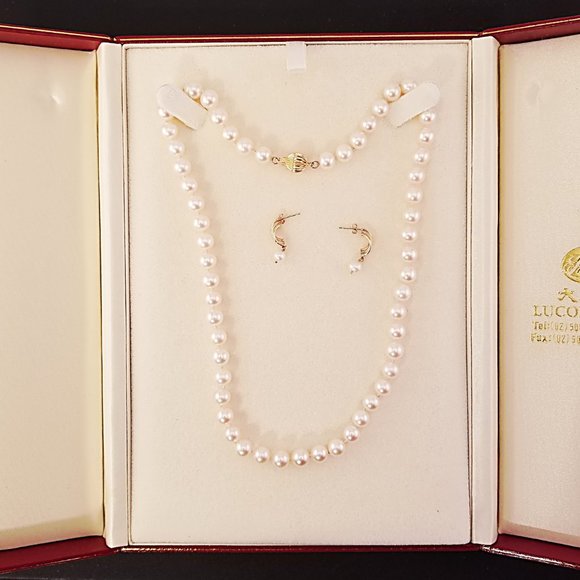 14K Gold  Pearl Necklace with Earrings - Picture 3 of 13